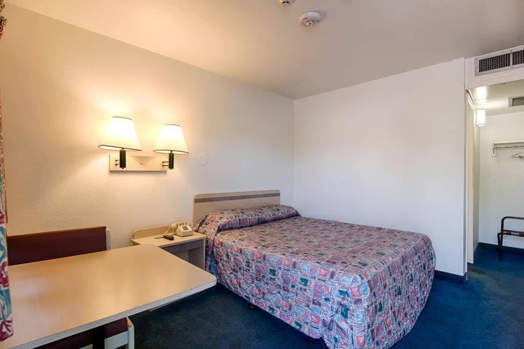 Motel 6-Elko, Nv Екстер'єр фото